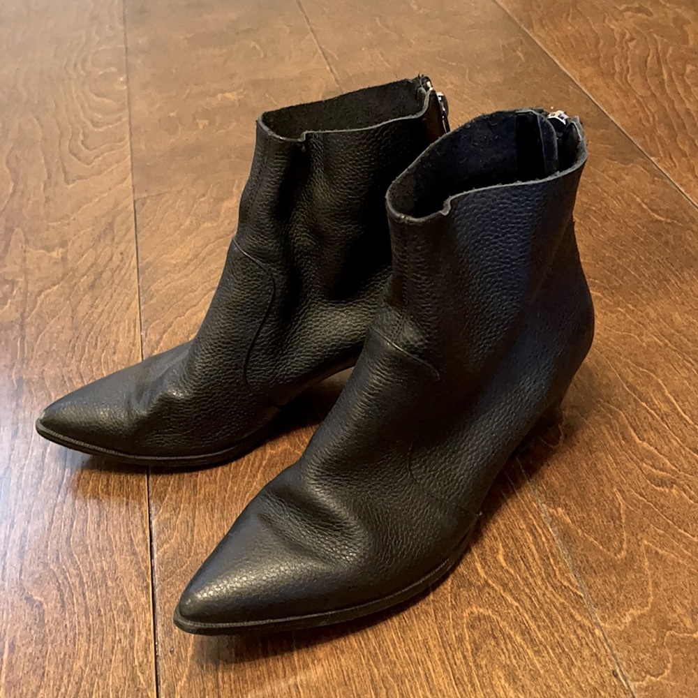 Steve Madden Boots - Size 8